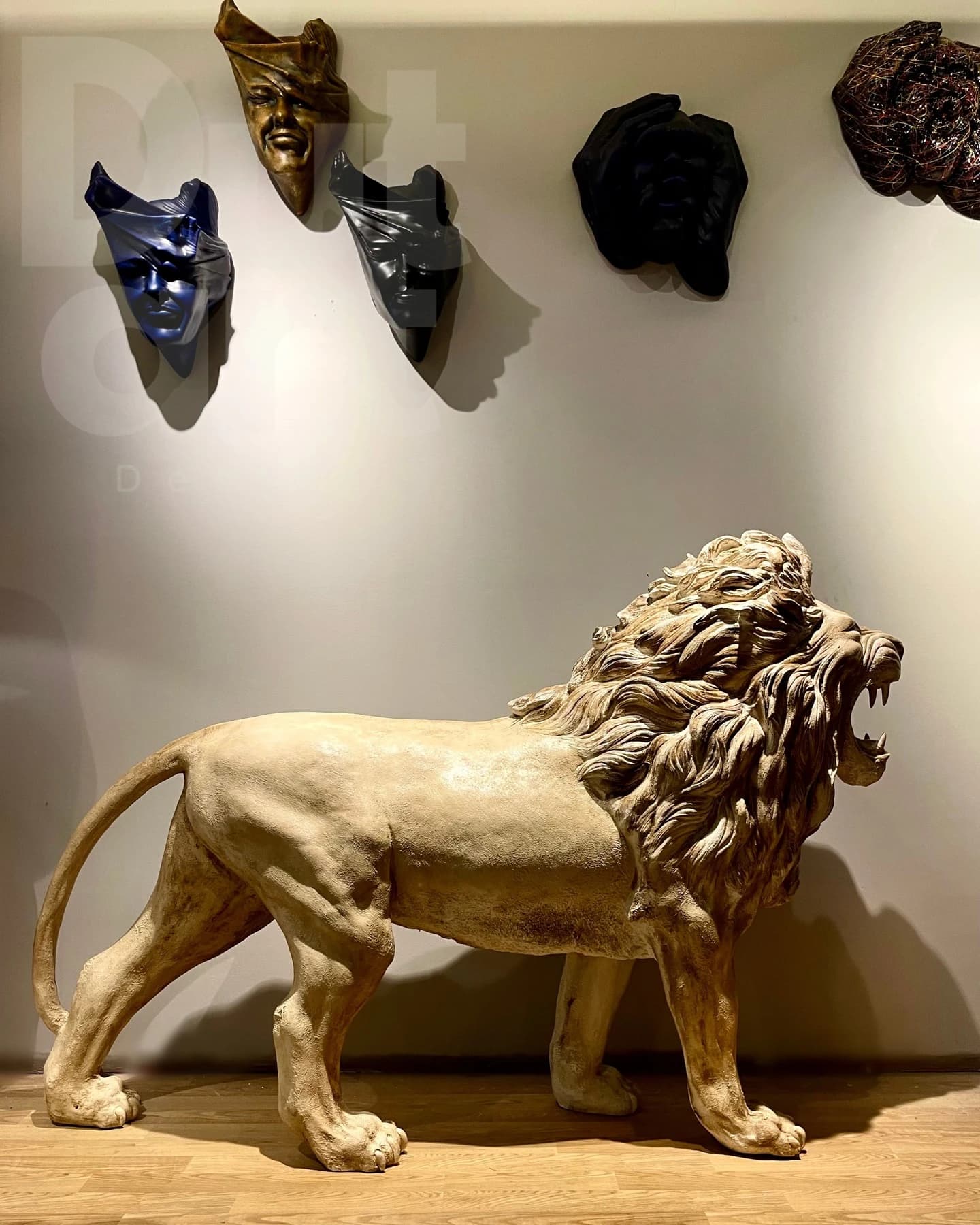 Yürüyen Aslan Heykeli